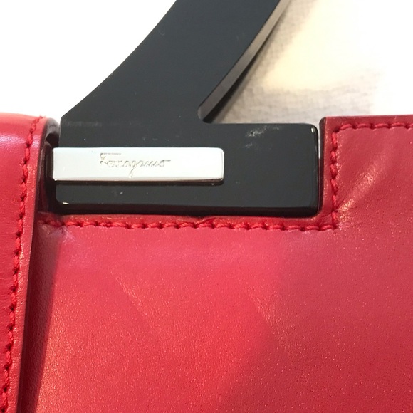 Salvatore Ferragamo Red Leather purse with round black handles. Rare find. - Picture 6 of 7